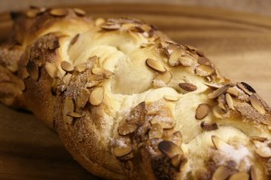 Pulla:  Finnish Cardamom Sweet Bread 