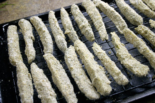 img_0901 Pub Night: Piri Piri Breaded Pickle Spears with Buttermilk Dill Dipping Sauce