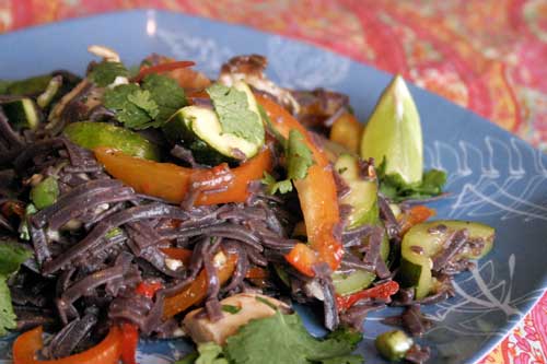 brsf10 Spicy Thai Black Rice Noodle Chicken Stirfry