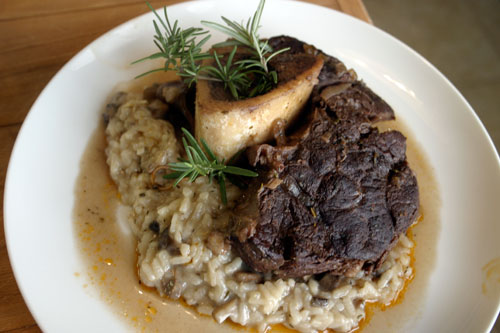 pbbs8 Port Braised Beef Shanks