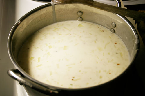 yssb12 Shish Barak: Yogurt Soup with Meat and Parsley Stuffed Dumplings