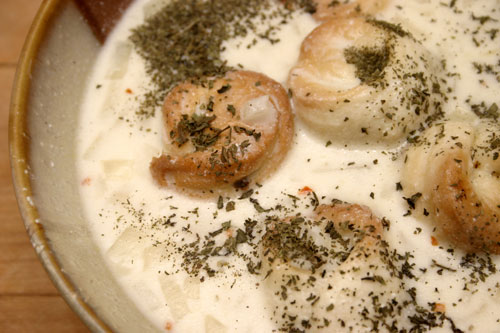 yssb15 Shish Barak: Yogurt Soup with Meat and Parsley Stuffed Dumplings