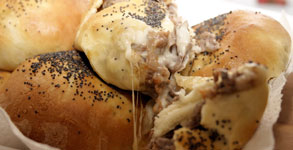 phillycheesesteakbuns_2
