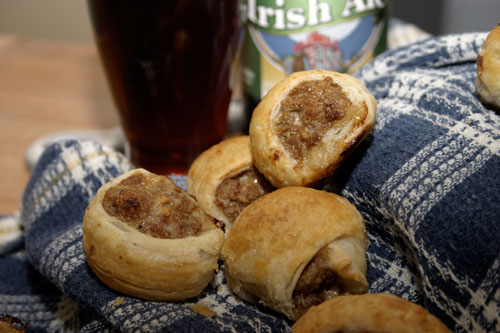 sr2-2 Pub Night: Homemade Sausage Rolls