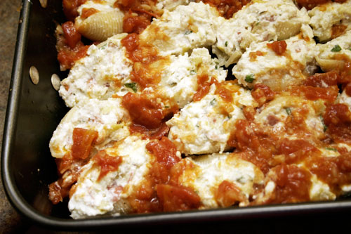 pas7 Stuffed Shells with Artichoke and Prosciutto