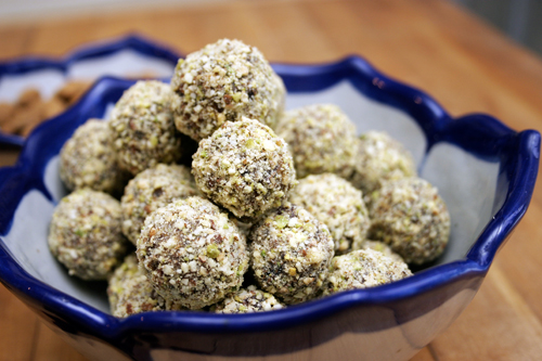 db10 Date and Nut Truffles