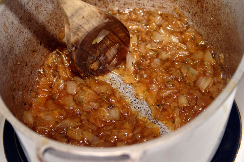 caramelizedonionjam4 Caramelized Onion Jam with Honey and Herbs